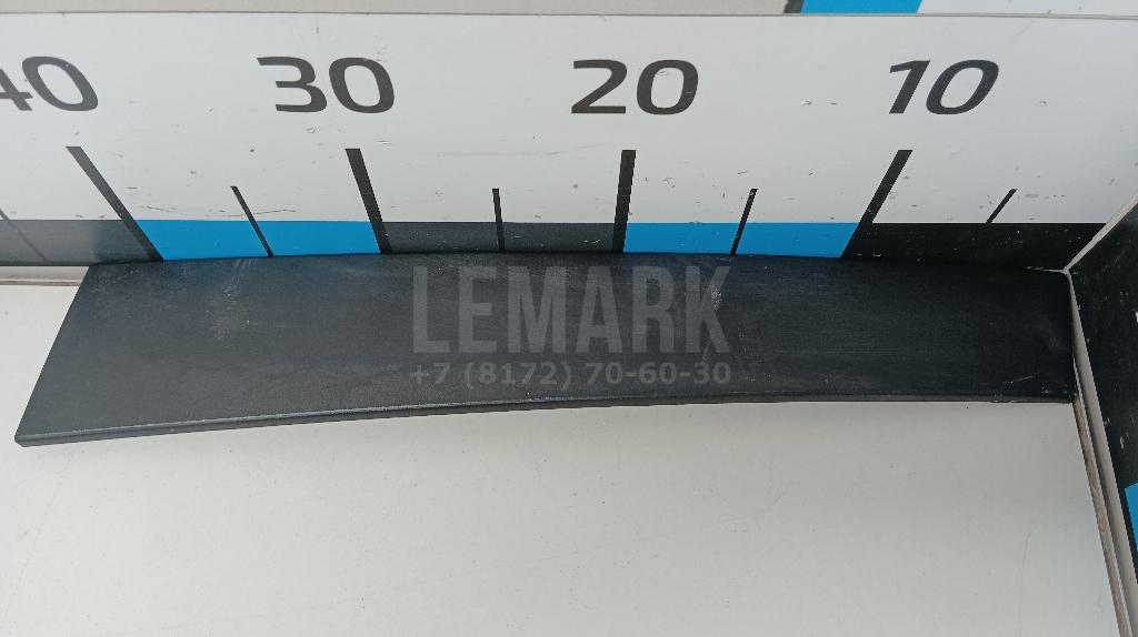 Накладка двери передней правой 1675419 Ford