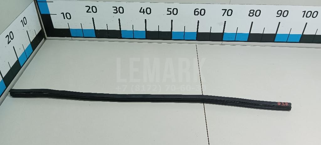 Накладка стекла переднего правого 808344EA0A Nissan