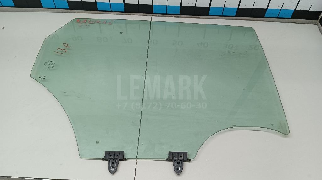 Стекло двери задней правой 82300HL00A Nissan