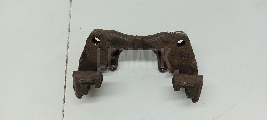 Скоба суппорта переднего 7L6615125A VAG