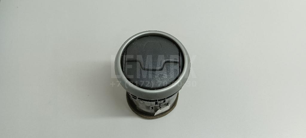 Дефлектор воздушный 68760JD10A Nissan