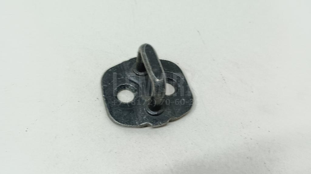 Ответная часть замка двери 80570AA20A Nissan