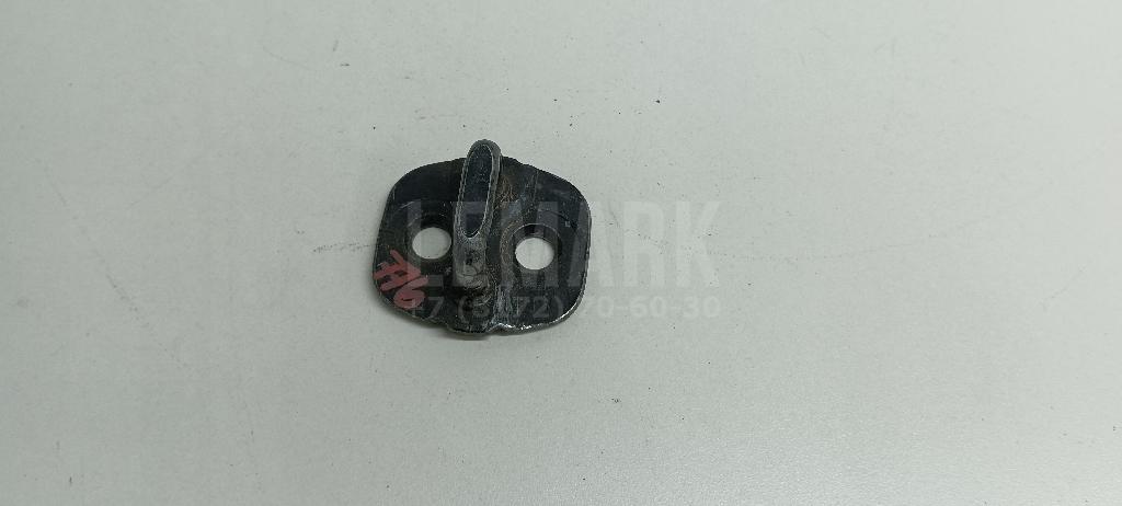 Ответная часть замка двери 80570AA20A Nissan