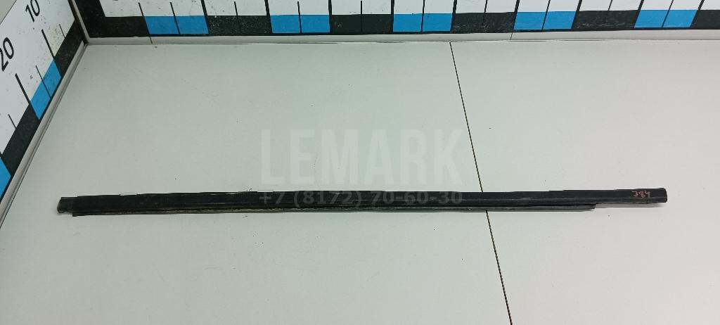 Накладка стекла заднего левого 82821JD00A Nissan
