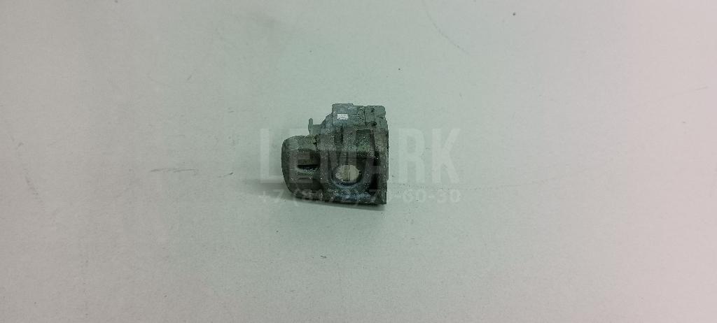 Вставка замка двери лев. H0601EB300 Nissan