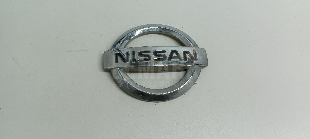 Эмблема на крышку багажника 90890JD00A Nissan