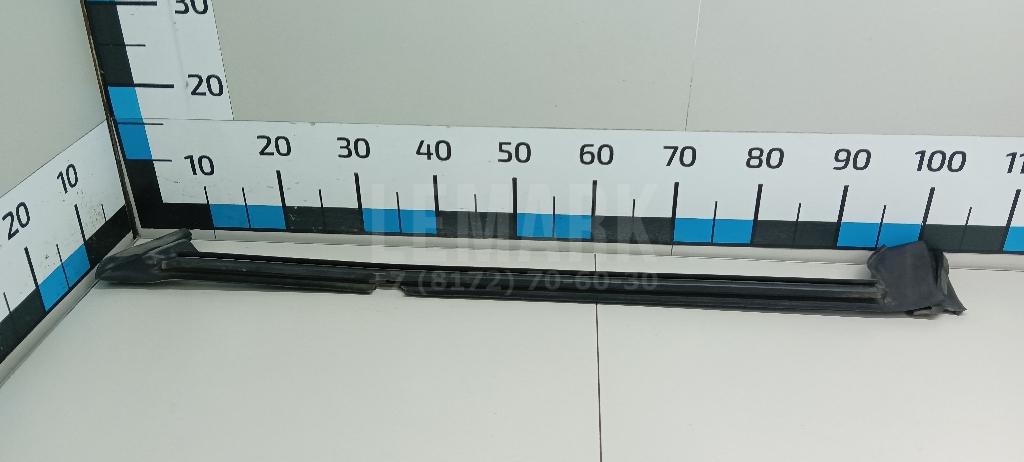 Уплотнитель стекла двери 3C8839472C5AP VAG
