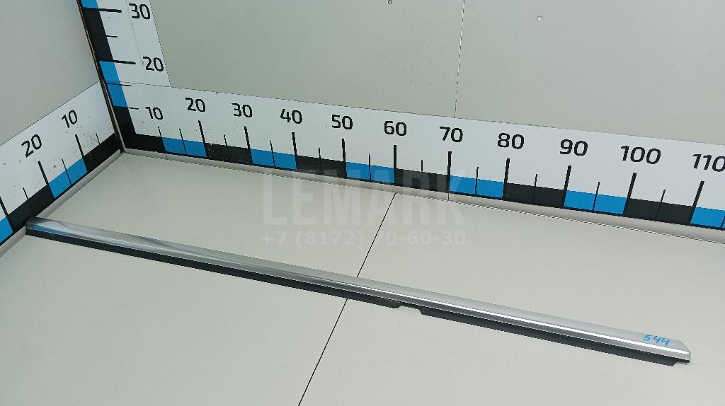 Накладка стекла заднего правого 3C8839476F3Q7 VAG