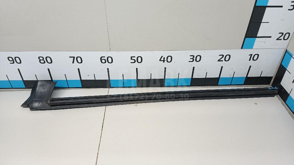 Уплотнитель стекла двери 3C8837472B5AP VAG