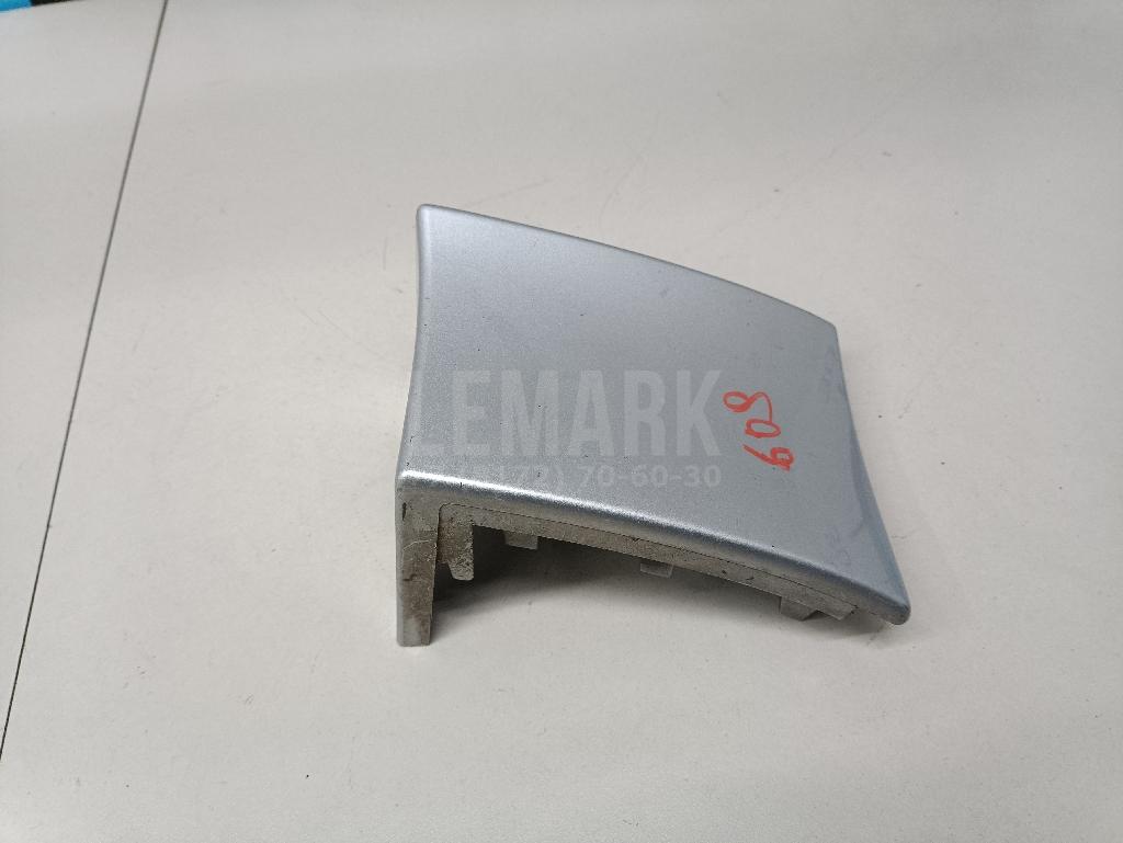 Планка под фонарь левая 5L6813345 VAG