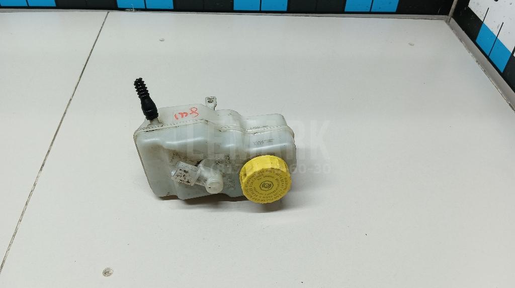 Бачок главного тормозного цилиндра 6R0611301A VAG