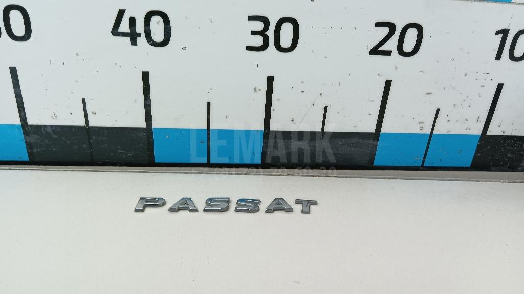 Эмблема на крышку багажника 3C8853687A739 VAG