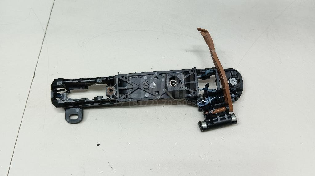 Кронштейн ручки 6920442070 Toyota
