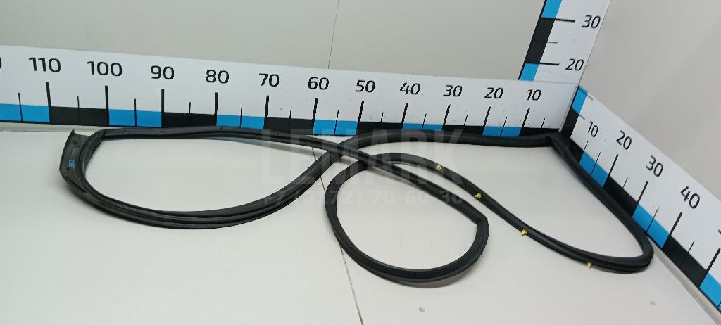 Уплотнитель двери 6786142090 Toyota