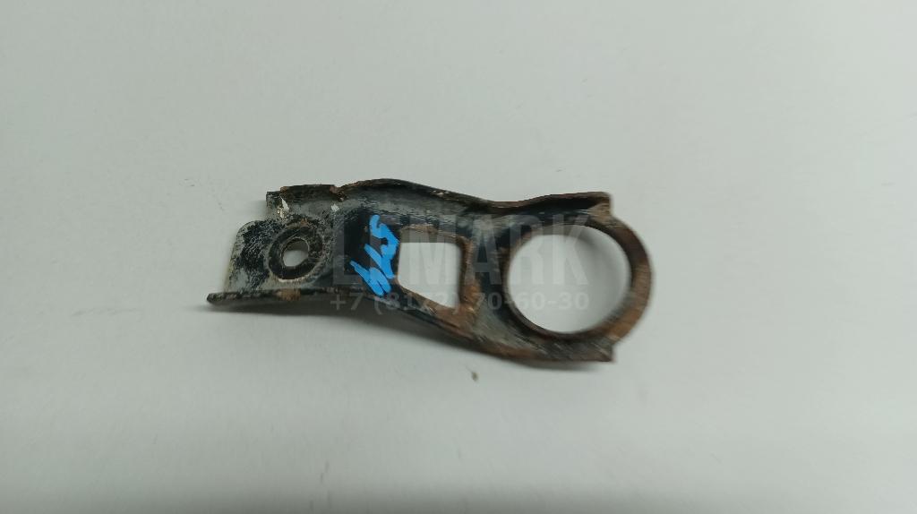 Кронштейн радиатора 1653326070 Toyota