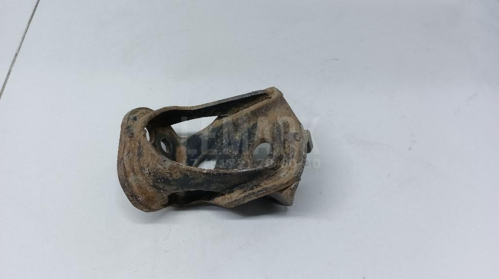 Кронштейн амортизатора правый 4850542010 Toyota