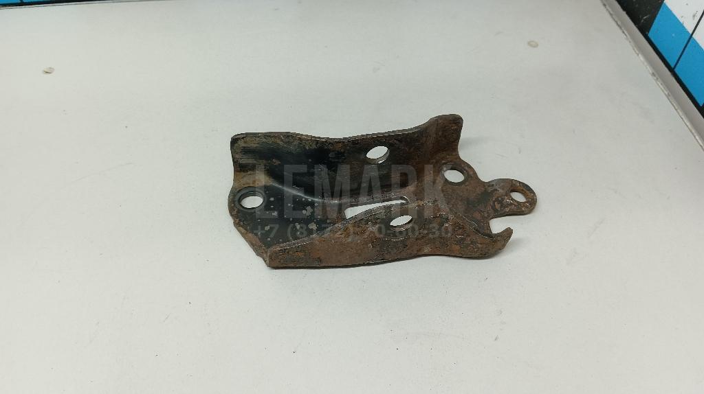 Кронштейн заднего рычага 4872742010 Toyota