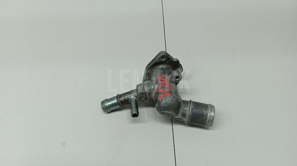 Фланец двигателя системы охлаждения 256002B003 Hyundai-Kia