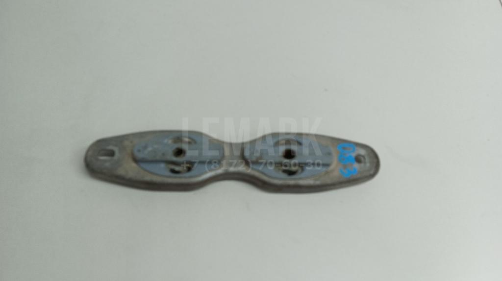 Кронштейн глушителя 1746300 Ford