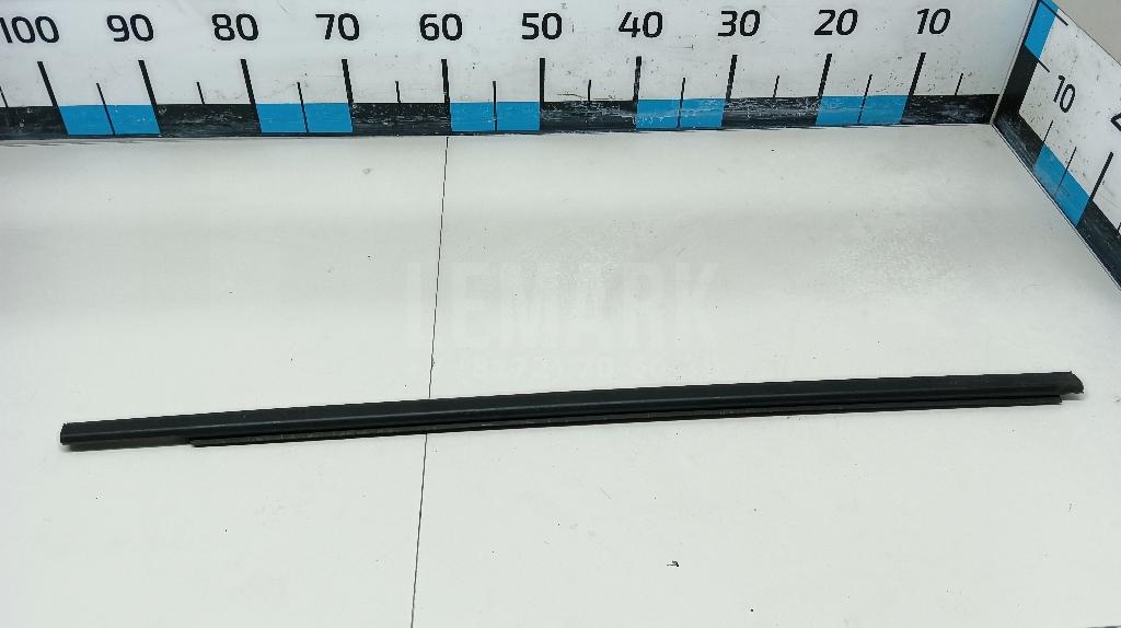 Накладка стекла заднего левого 82821JD00A Nissan