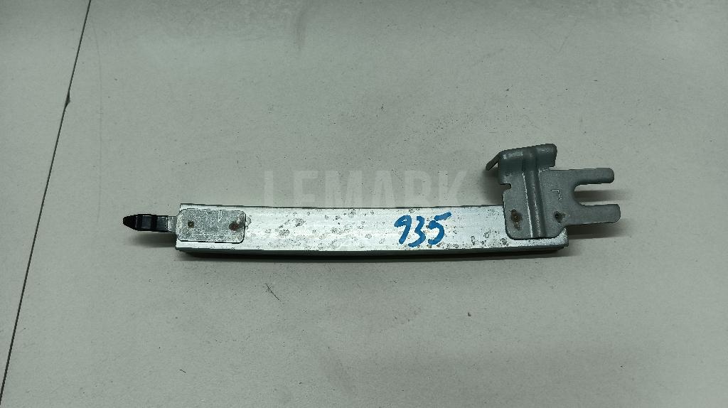 Направляющая стекла двери 82217JD000 Nissan