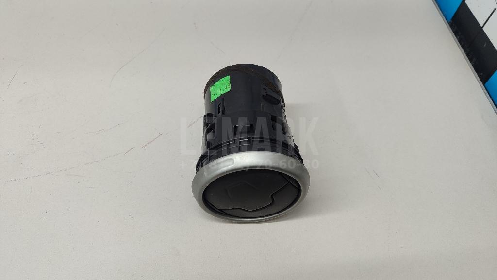 Дефлектор воздушный 68760JD10A Nissan