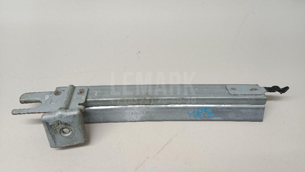 Направляющая стекла двери 82217JD000 Nissan