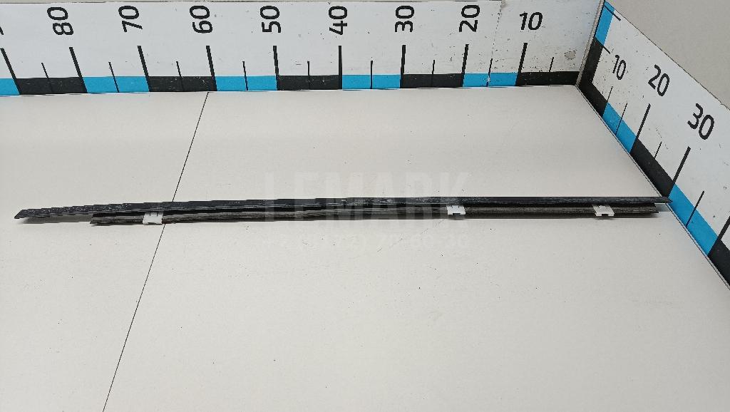 Накладка стекла заднего левого 82821JD00A Nissan