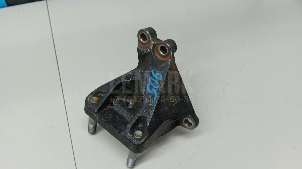 Кронштейн двигателя правый 216702B210 Hyundai-Kia