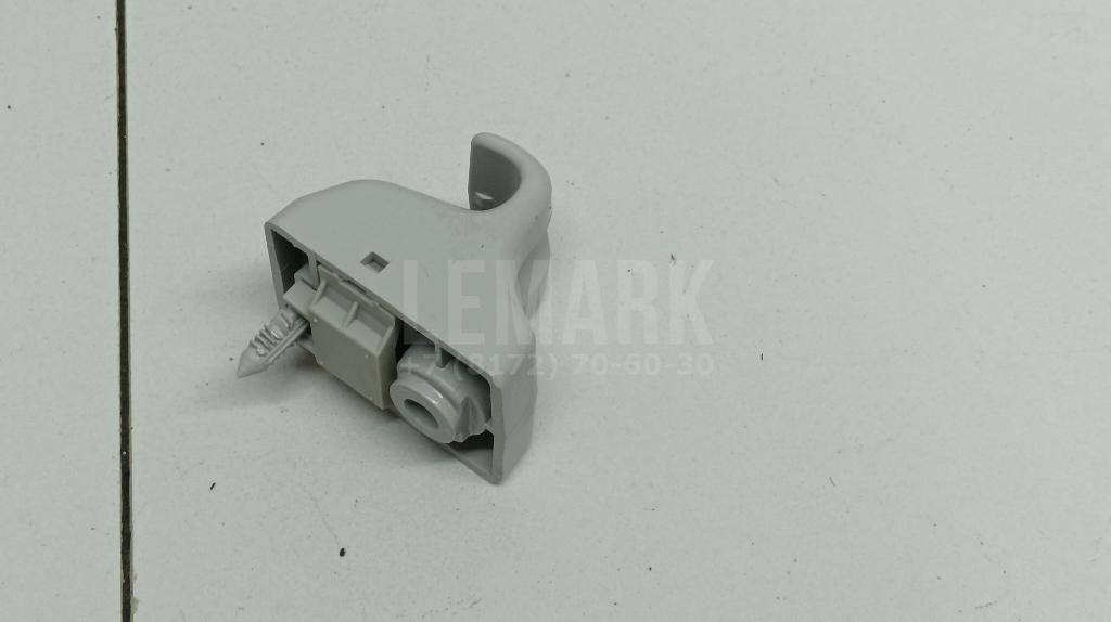 Крючок солнцезащитного козырька 8204121XKR02A Great Wall