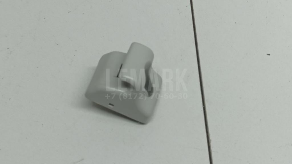 Крючок солнцезащитного козырька 8204121XKR02A Great Wall