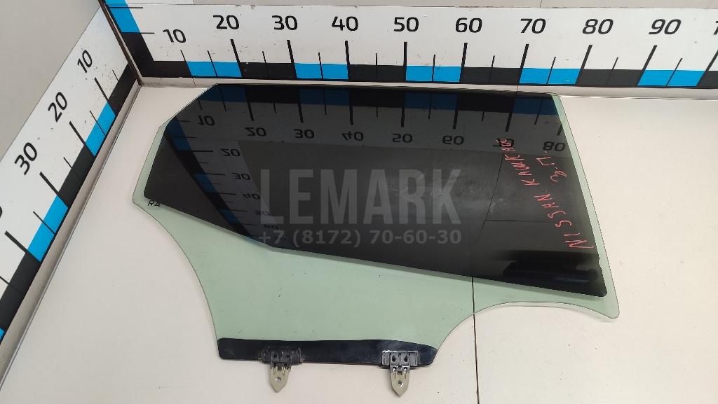 Стекло двери задней правой 82300BM90A Nissan