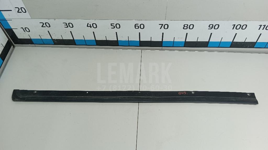 Уплотнитель двери 808384EA0A Nissan