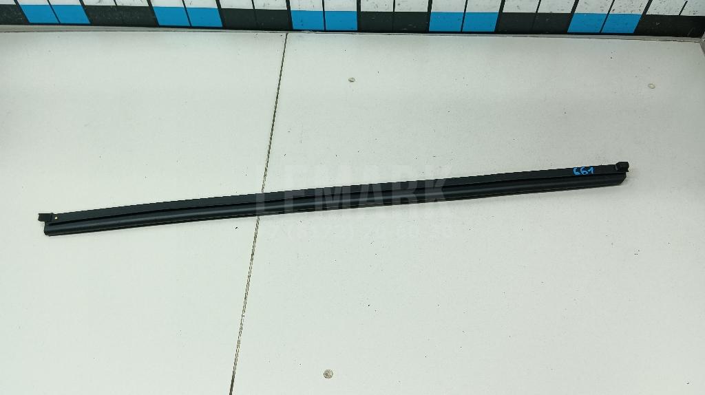 Накладка стекла заднего правого 83241D3000 Hyundai-Kia