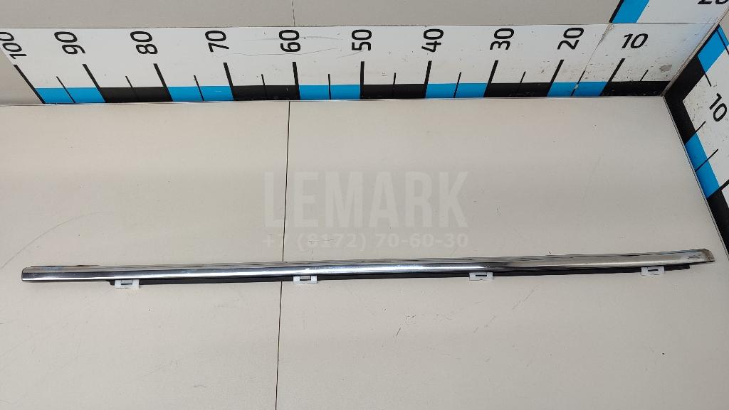 Накладка стекла переднего правого 82220D3001 Hyundai-Kia