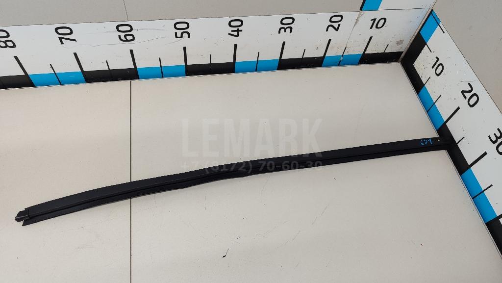 Накладка стекла переднего правого 82241D3000 Hyundai-Kia