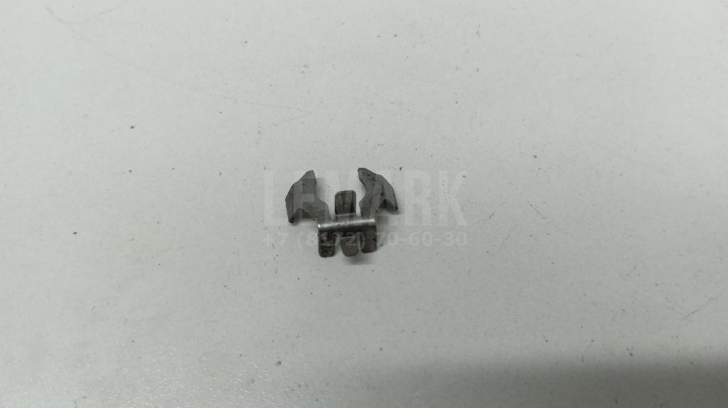 Крепеж форсунки 036133047G VAG