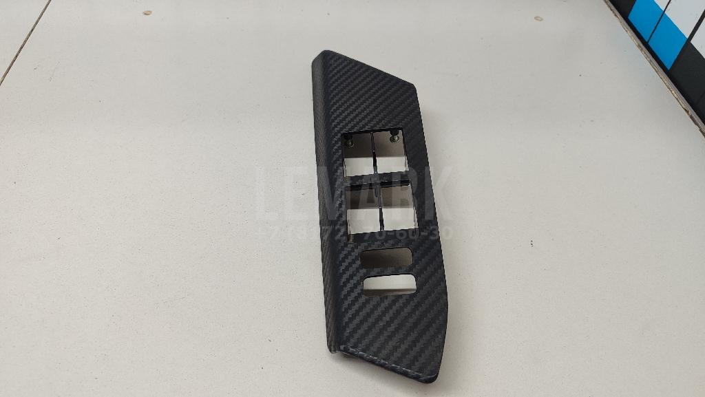 Накладка блока управления стеклоподъемниками 7423242120C0 Toyota