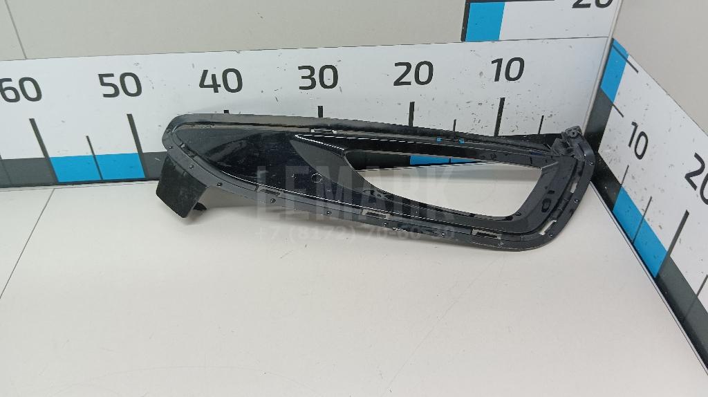 Рамка противотуманной фары правой 86526D7110 Hyundai-Kia