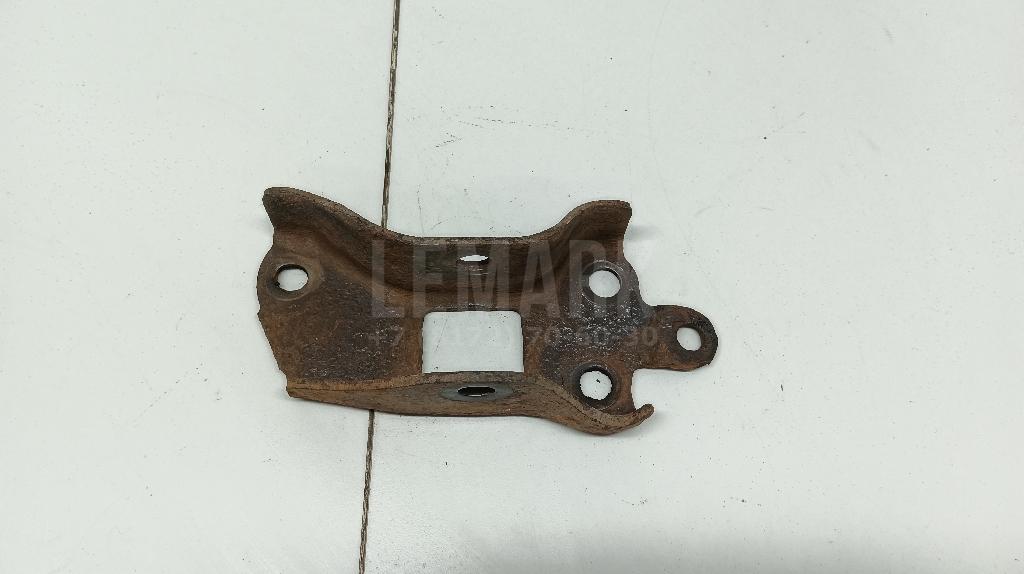 Кронштейн заднего рычага 4872742010 Toyota