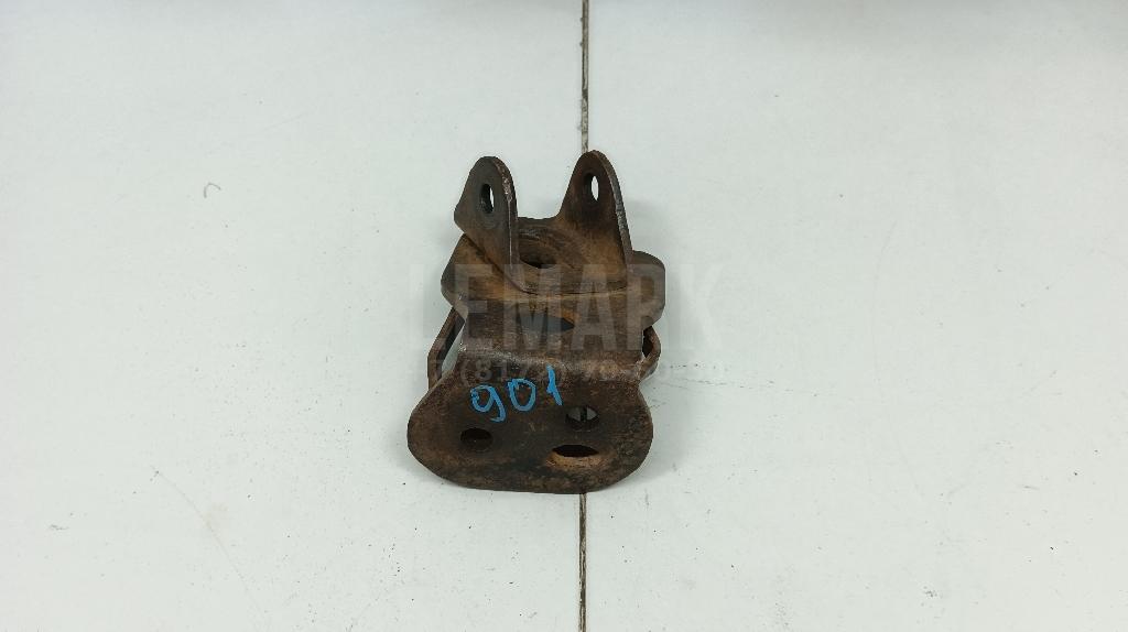 Кронштейн амортизатора правый 4850542010 Toyota