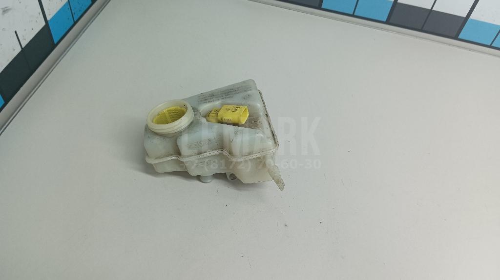Бачок главного тормозного цилиндра 6R2611301 VAG