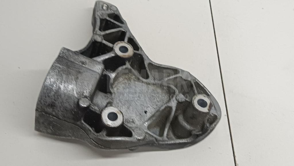 Кронштейн кондиционера 1K0260885B VAG