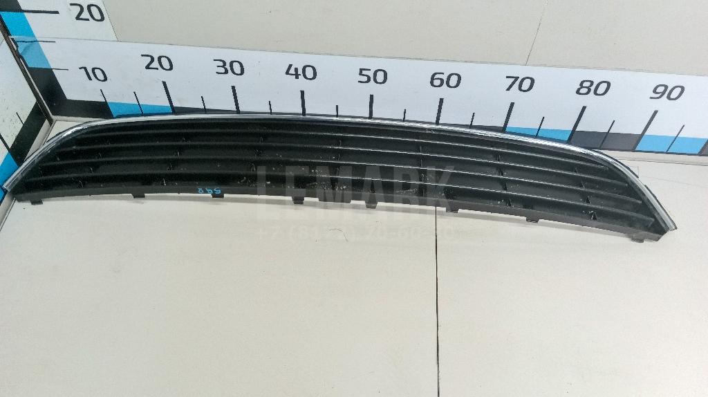 Решетка в бампер центральная 5K0853671RYP VAG