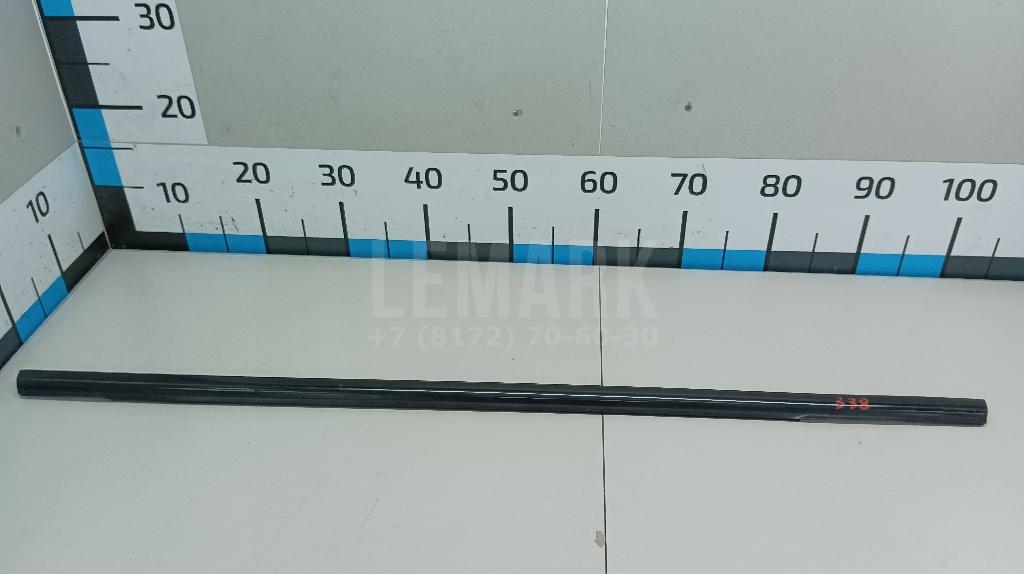 Накладка стекла заднего правого 82820JG000 Nissan