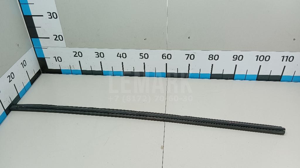 Уплотнитель двери 80838JG000 Nissan