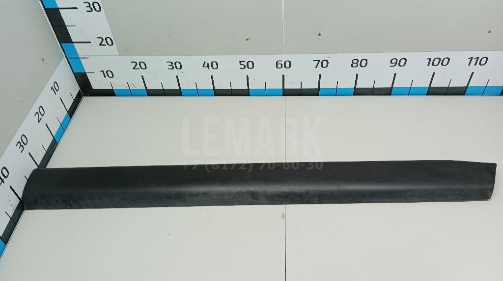 Накладка двери передней правой 80876JG00A Nissan
