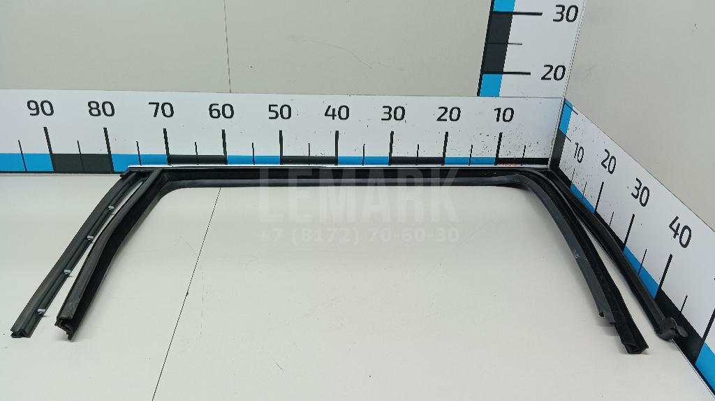 Уплотнитель стекла двери 3C9839432H5AP VAG