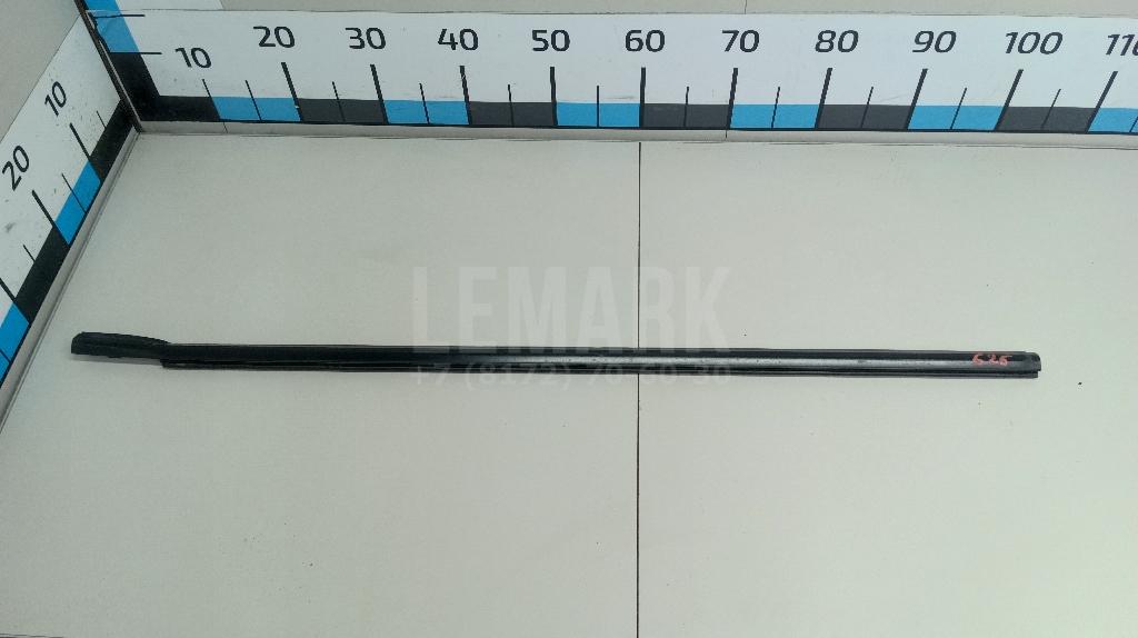 Накладка стекла переднего правого 80820JG000 Nissan