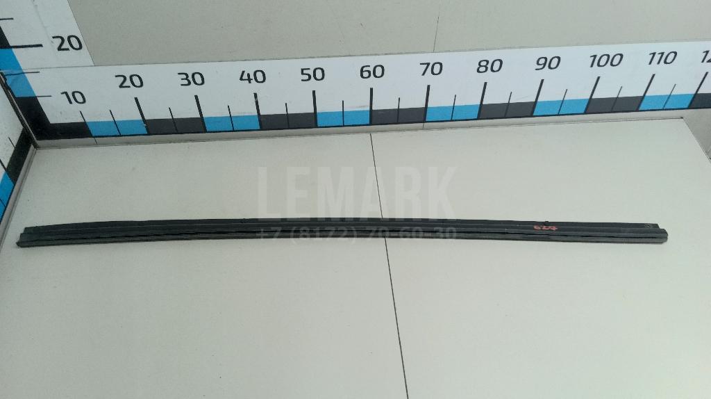Уплотнитель двери 80838JG000 Nissan